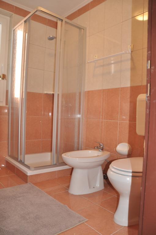 Franko Apartmani Zambratija Kültér fotó