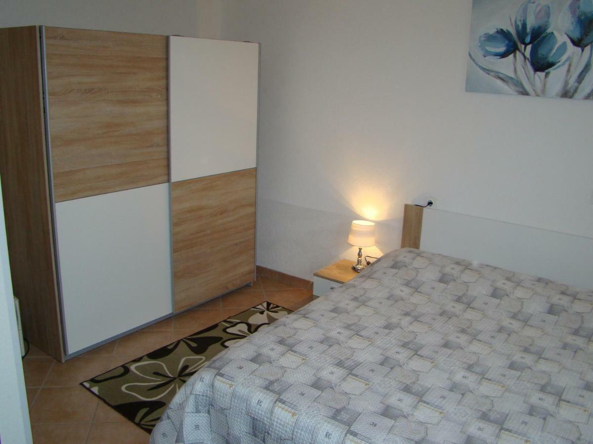 Franko Apartmani Zambratija Kültér fotó