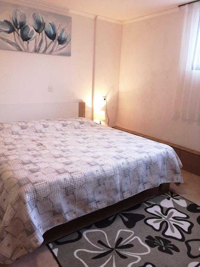 Franko Apartmani Zambratija Kültér fotó
